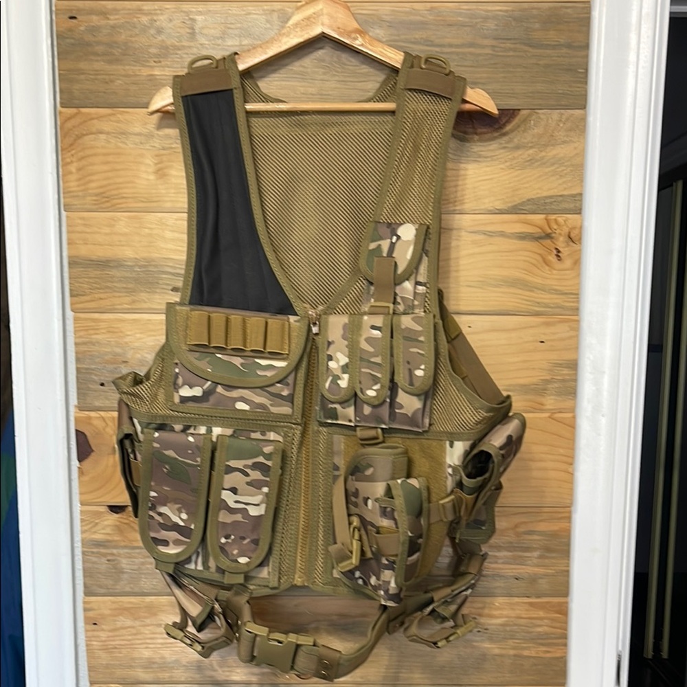 Unbranded Men’s or Unisex‎ Camouflage Tactical Vest Medium